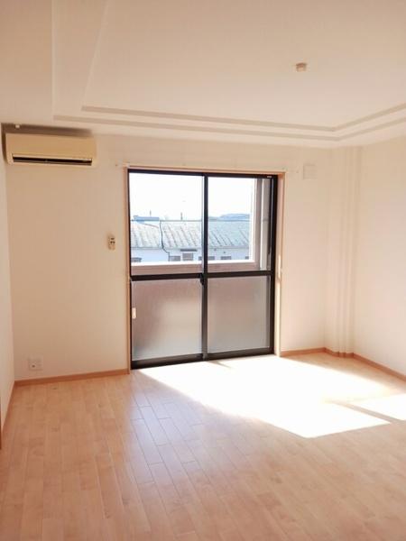 居室・リビング　※現況優先となります。