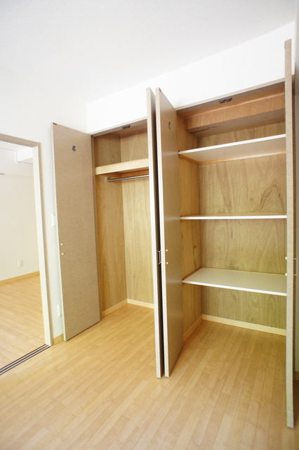 収納　奥行のある収納付です！増えがちな荷物をスッキリ収納できます！