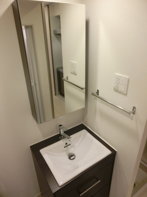 洗面設備　オシャレな洗面台で気分も上がります