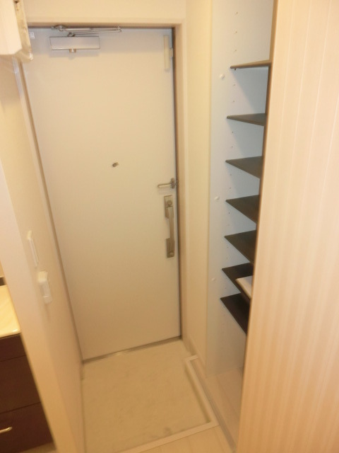 玄関　シューズボックスはブーツなどもＯＫ。