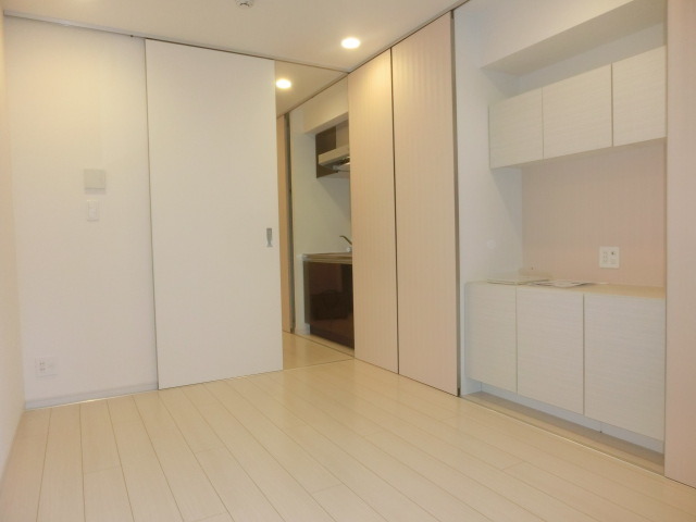 居室・リビング　プライベートスペースは全て扉で隠せます。