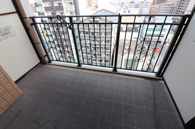 バルコニー　陽当たり良好なバルコニーです