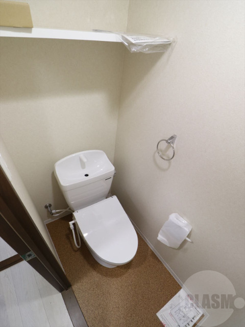 トイレ　温水洗浄便座