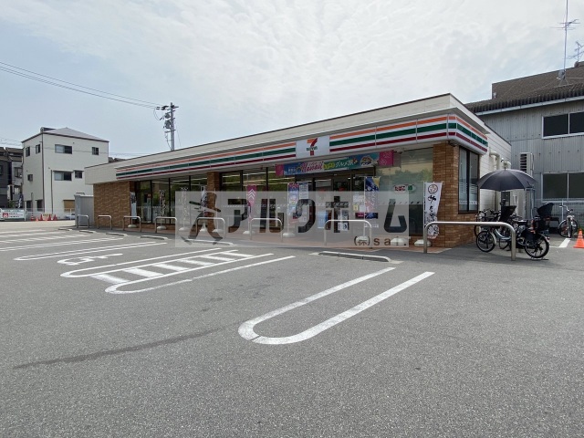 コンビニ　ローソン長吉川辺一丁目店（コンビニ）まで381m