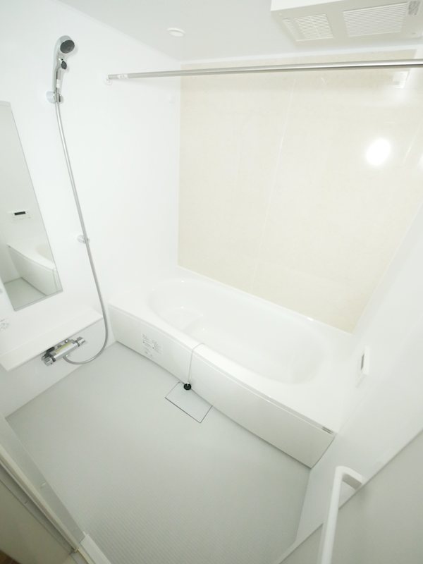 バス・シャワールーム　シャワー・追い焚き給湯