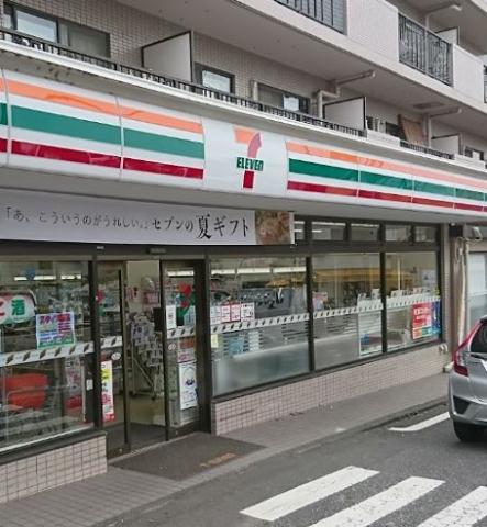 コンビニ　セブンイレブン（コンビニ）まで605m