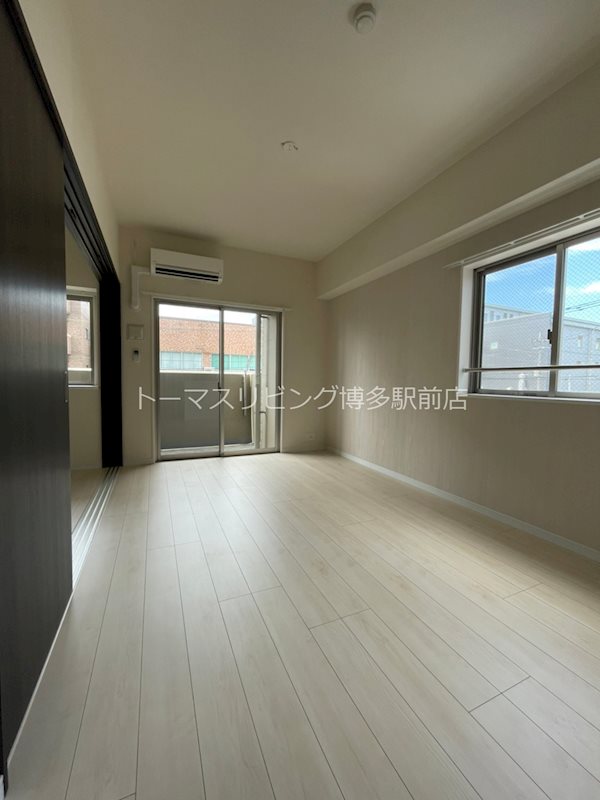 居室・リビング　※別号室の参考写真になります。