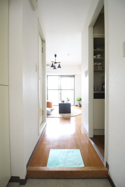 玄関　※家具 小物はイメージです※