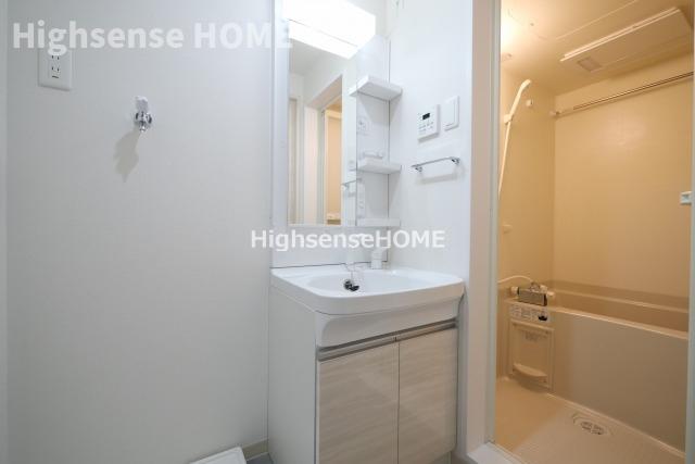 洗面設備　脱衣スペースもあります