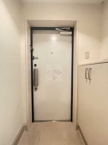 玄関　カーロヴィッラ西巣鴨