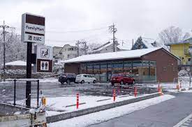 コンビニ　ファミリーマート大津ひえい平店（コンビニ）まで982m