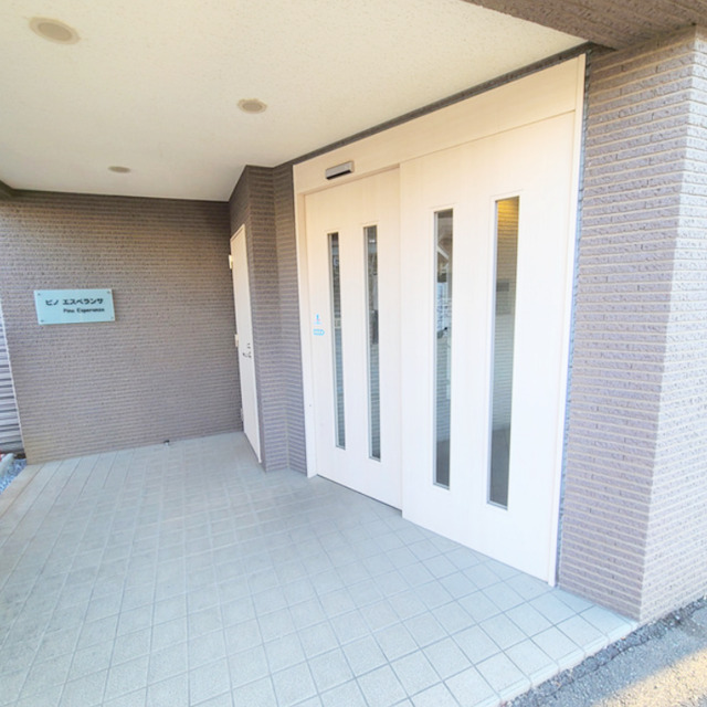 エントランス　【女性のお一人暮らしでも安心のセキュリティ♪】