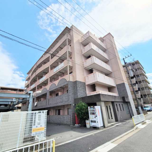 建物外観　【女性のお一人暮らしでも安心のセキュリティ♪】