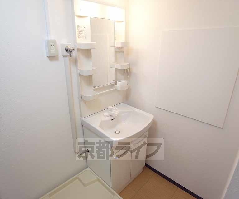 洗面設備　独立洗面台です