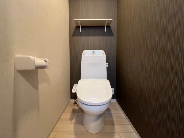 トイレ　※別のお部屋の参考画像になります。