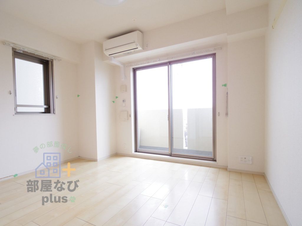 居室・リビング　※他号室写真です