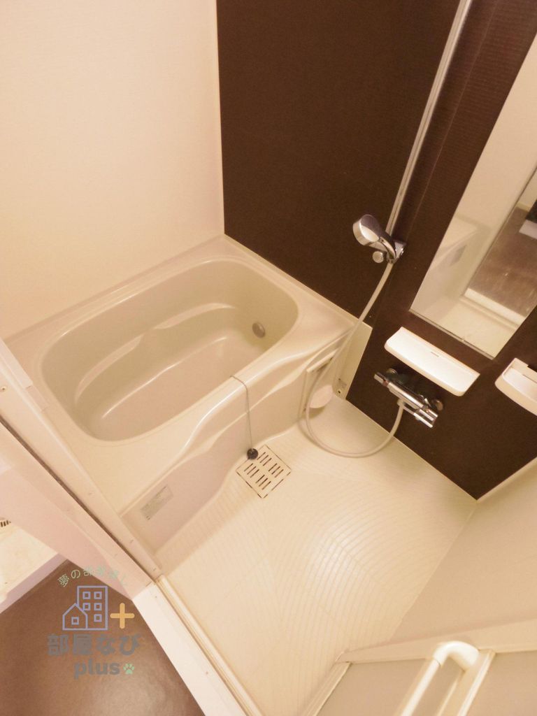 バス・シャワールーム　※他号室写真です