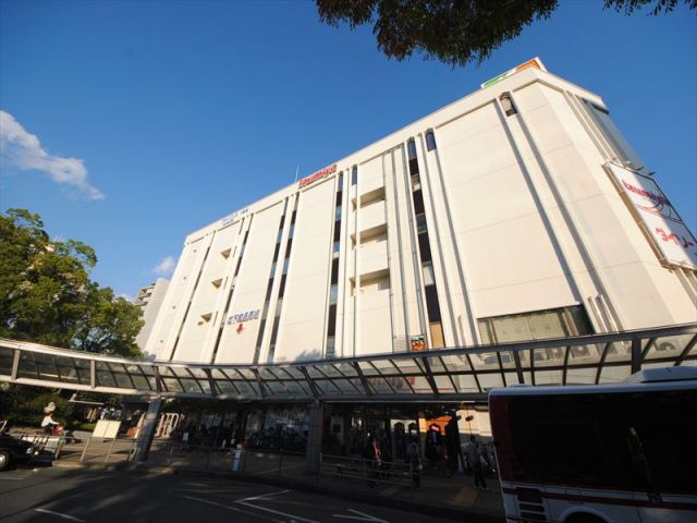 スーパー　イズミヤ 寝屋川店（スーパー）まで570m