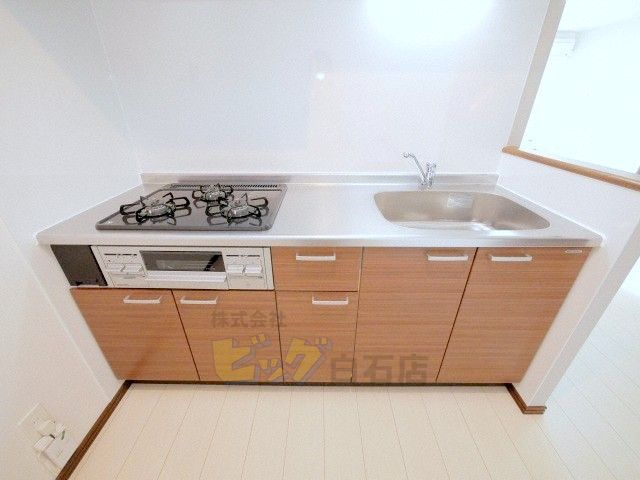 キッチン　人気の独立式システムキッチンです♪