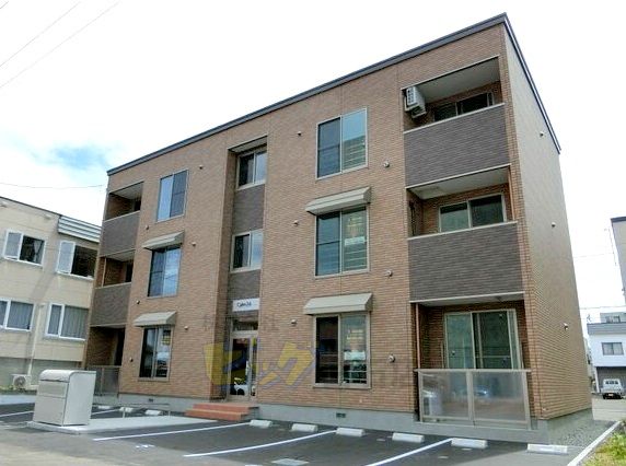 建物外観　設備充実の広々２ＬＤＫ募集開始です♪