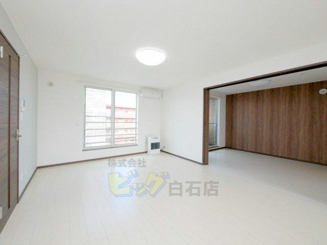 居室・リビング　広々リビングです♪