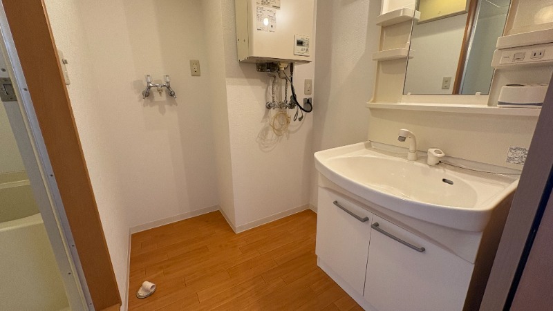 洗面設備　脱衣所広々