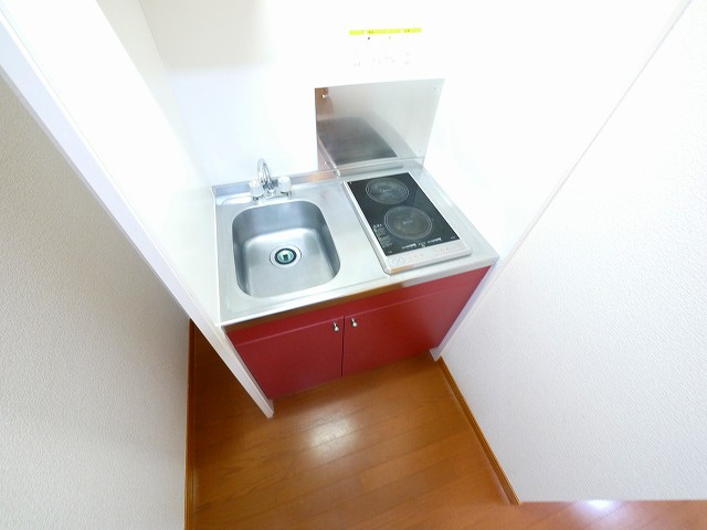 キッチン　コンパクトなキッチンで掃除もラクラク