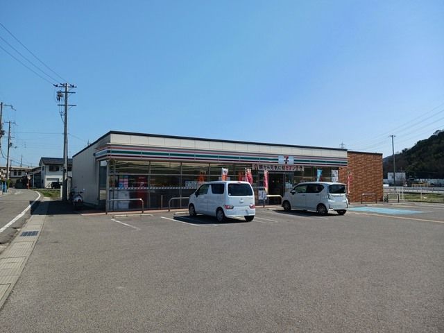 コンビニ　セブンイレブン和佐関戸店様（コンビニ）まで700m