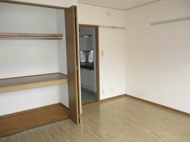 その他　お部屋からキッチン側を眺めてみました。