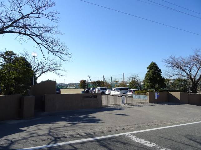 中学校　佐鳴台中学校（中学校）まで589m