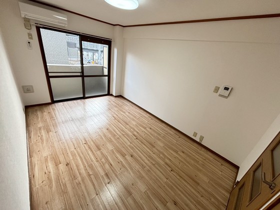 居室・リビング　※別部屋の写真です