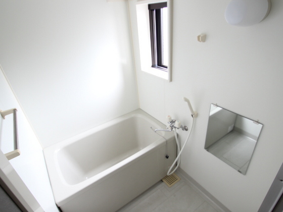 バス・シャワールーム　※別部屋の写真です