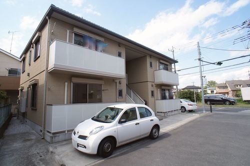 建物外観　駐車場