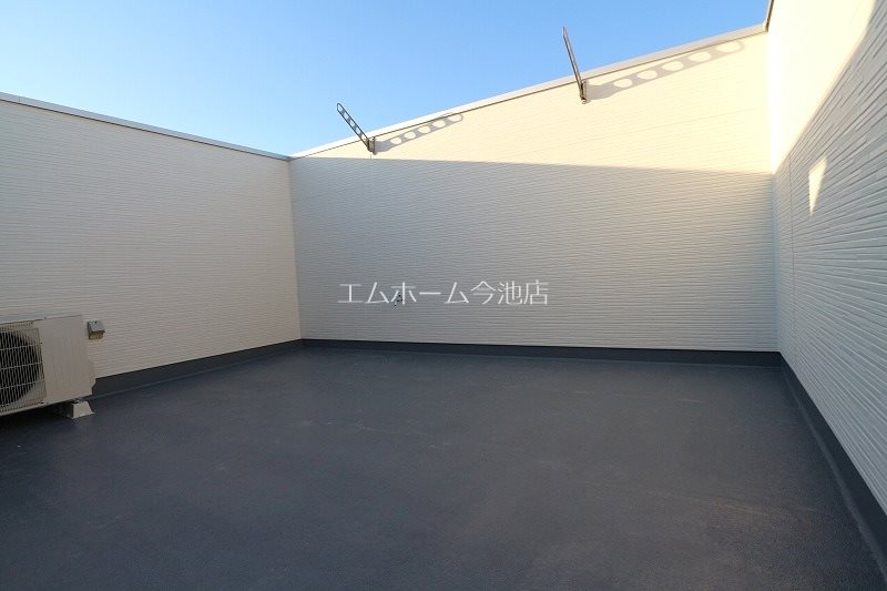 バルコニー　ルーフバルコニー