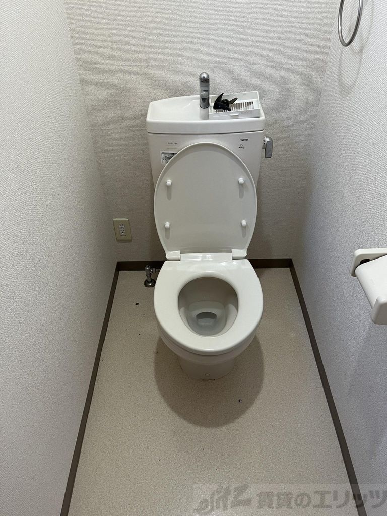 トイレ　下駄箱