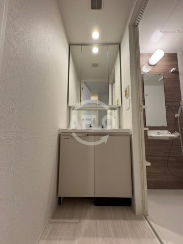 洗面設備　コンフォリア・リヴ大阪本町　洗面所