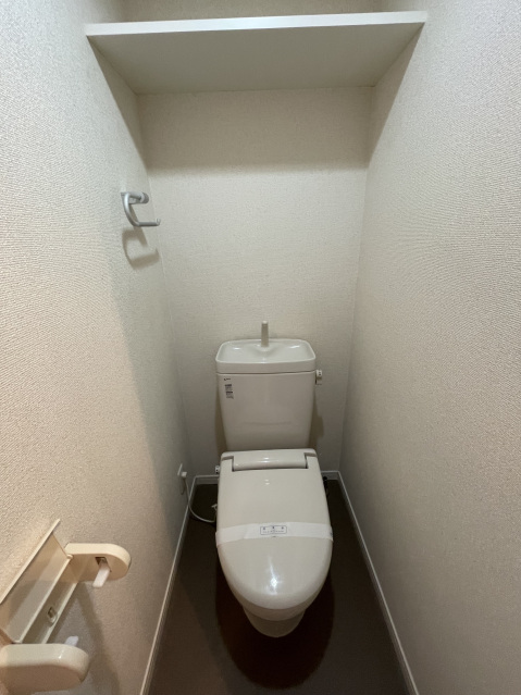 トイレ　※同タイプ参考写真