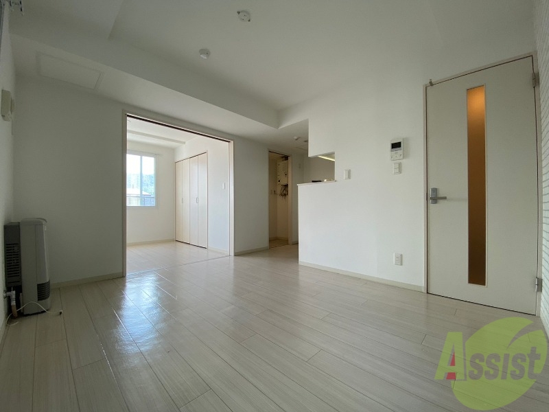居室・リビング　広くてキレイなお部屋が広がっていて、充実した生活が送れそう。