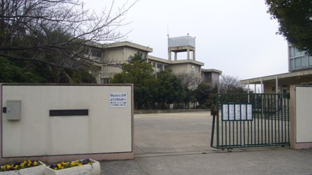 中学校　寝屋川市立第九中学校（中学校）まで311m