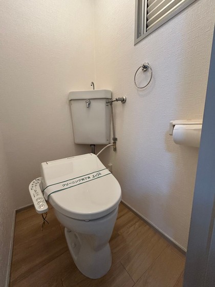 トイレ　※別の部屋の写真です
