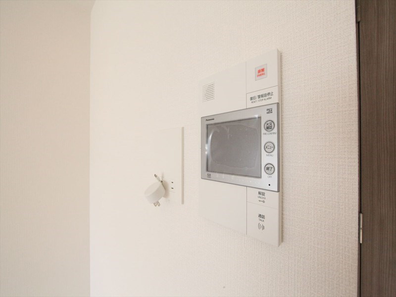 セキュリティ　モニター付きインターホン