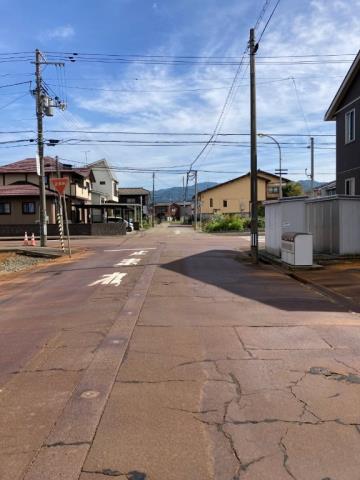 その他　前面道路（その他）まで0m