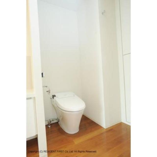 トイレ　※写真は同タイプ住戸です。