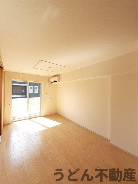 居室・リビング　うどん県のお部屋探しはうどん不動産へ うどんちゃんとLINE