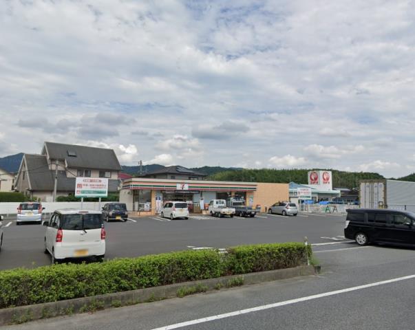 コンビニ　セブンイレブン（コンビニ）まで457m