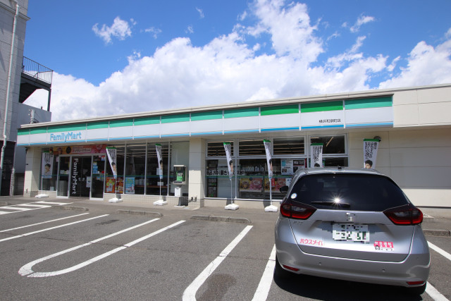 コンビニ　ファミリーマート　横浜和泉町店（コンビニ）まで240m