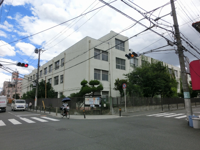 中学校　大阪市立城東中学校（中学校）まで874m