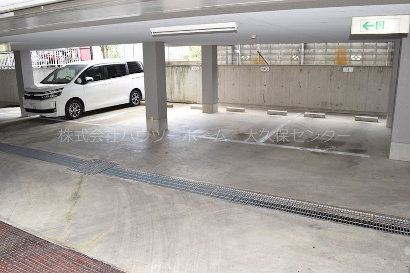 駐車場　地下の駐車場です