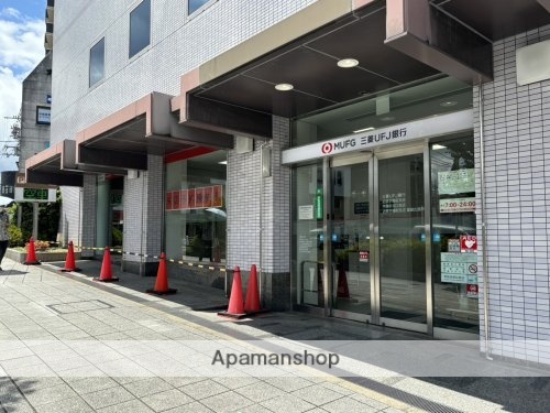 銀行　三菱ＵＦＪ銀行近鉄学園前支店（銀行）まで128m