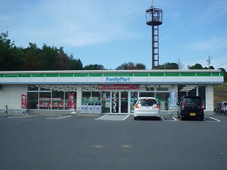 コンビニ　ファミリーマート四日市川島店（コンビニ）まで644m
